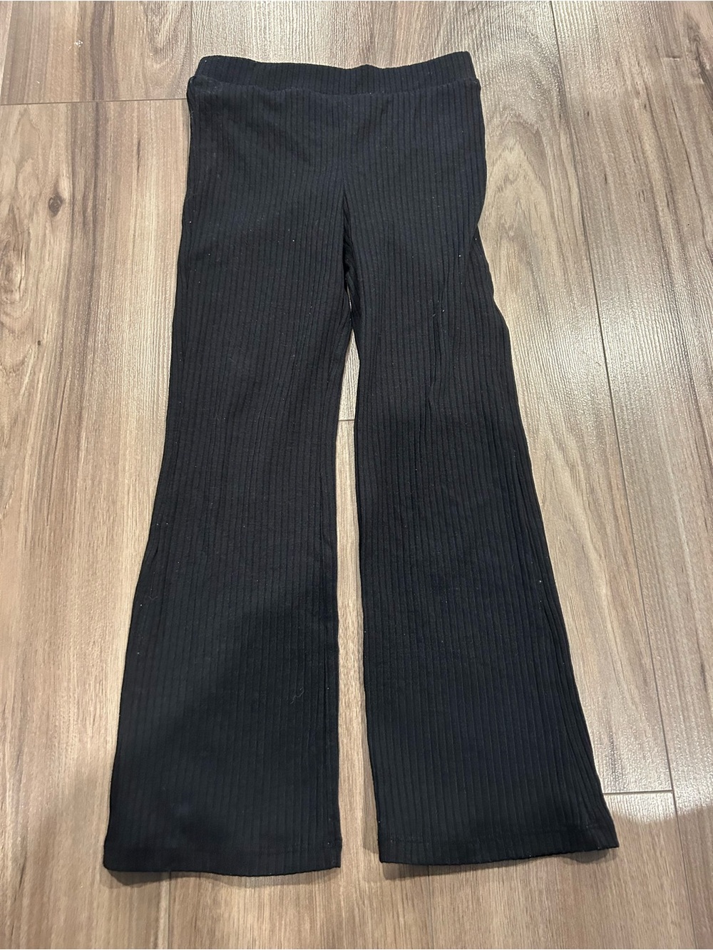 ☀️ 3/$15 H&M Girl’s Ribbed Flare Leggings Black